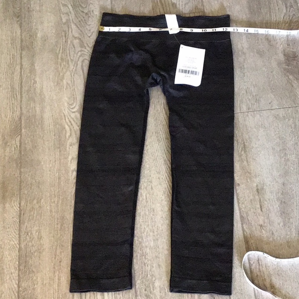 Fabletics Laura Lurex Capri Tight NWT SZ XS